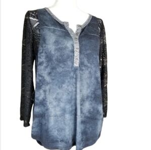 SCRAPBOOK Jersey w/ Lace Sleeves!